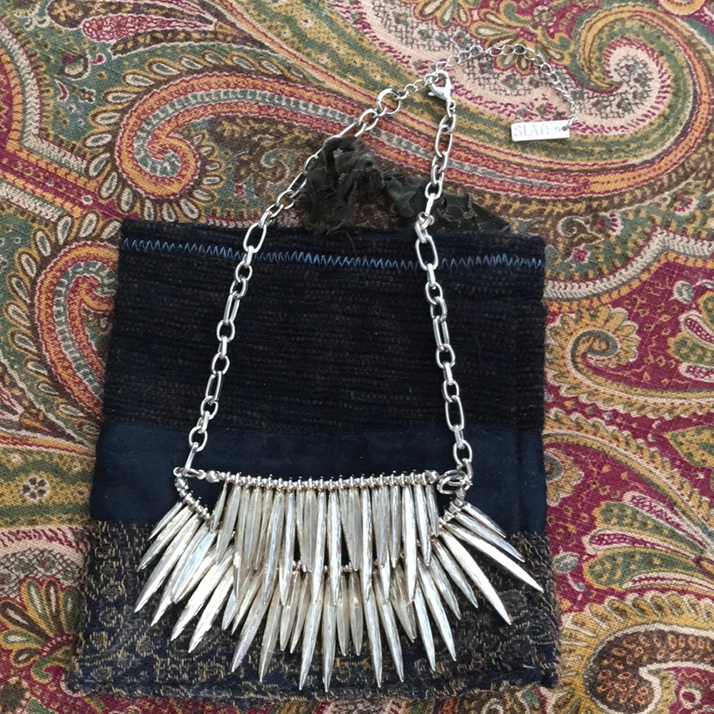 SLATE Gold Flair Necklace - Picture 5 of 6